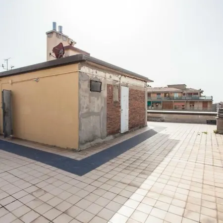 Azzarita, By Short Holidays Apartment *