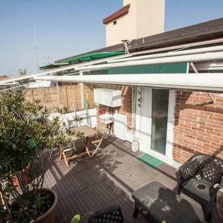 Azzarita, By Short Holidays Apartment
